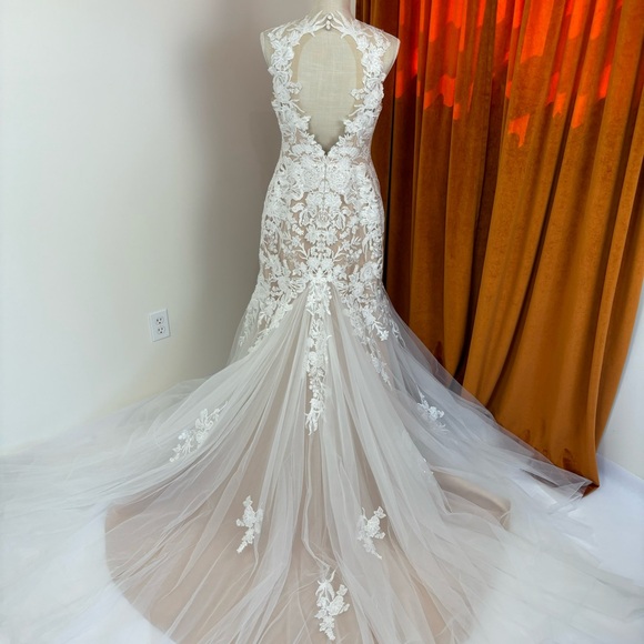 NWT Monica Loretti Luminosa 8232 Fit & Flare Cutout Back Wedding Dress Size 14 - Picture 4 of 12